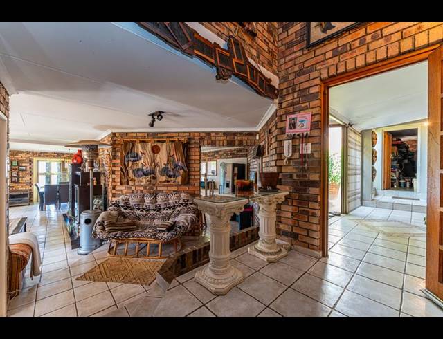 4 BEDROOM HOUSE FOR SALE IN NORTHCLIFF